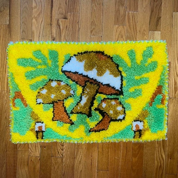American Vintage Other - Amazing vintage 70’s mushroom hook & latch wall hanging / rug 🍄🍄🍄